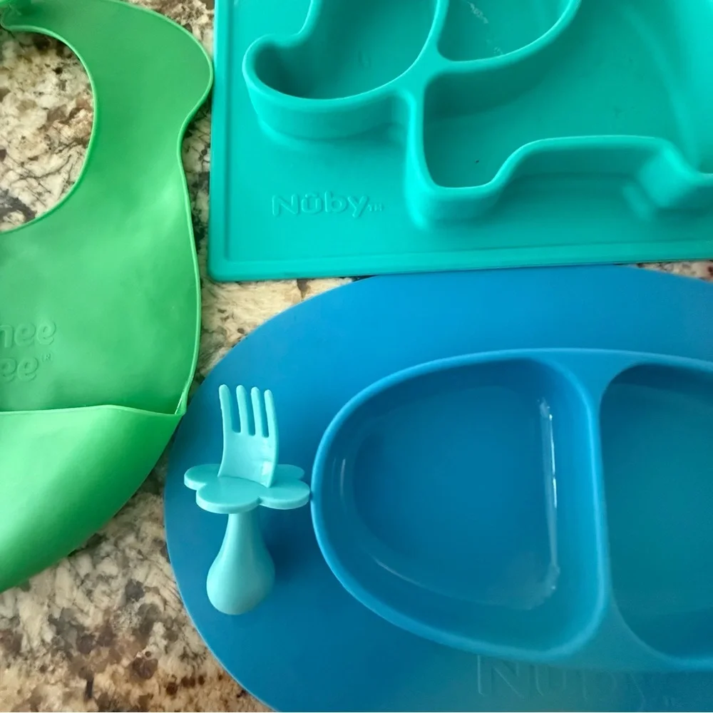Tommee Tippee Kids Bib and Feeding Set - Green, Blue, Pink